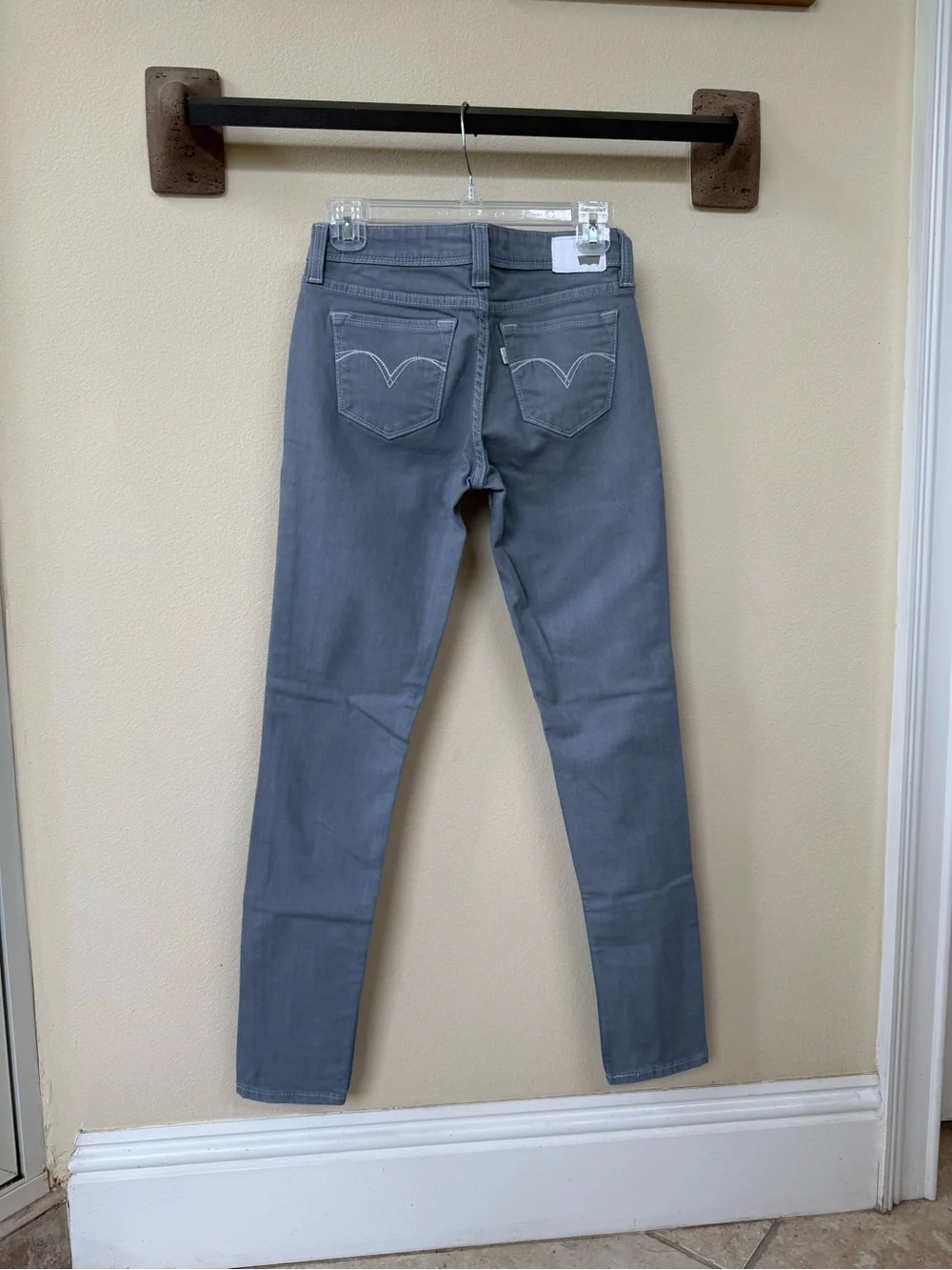 New - Levi’s  gray skinny jeans
